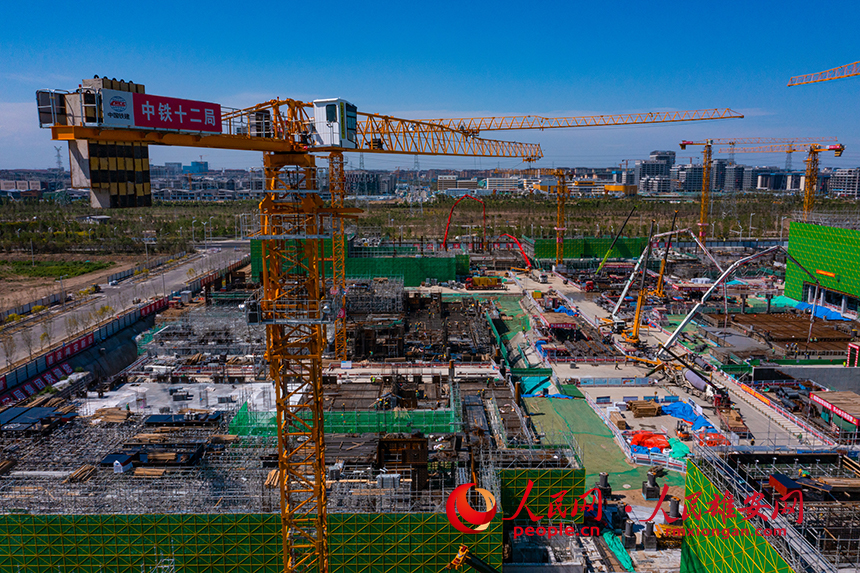 雄安啟動區雄安創新研究院科技園區項目建設現場。人民網 李兆民攝