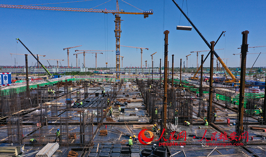 雄安新區大學園圖書館項目建設現場。人民網 李兆民攝