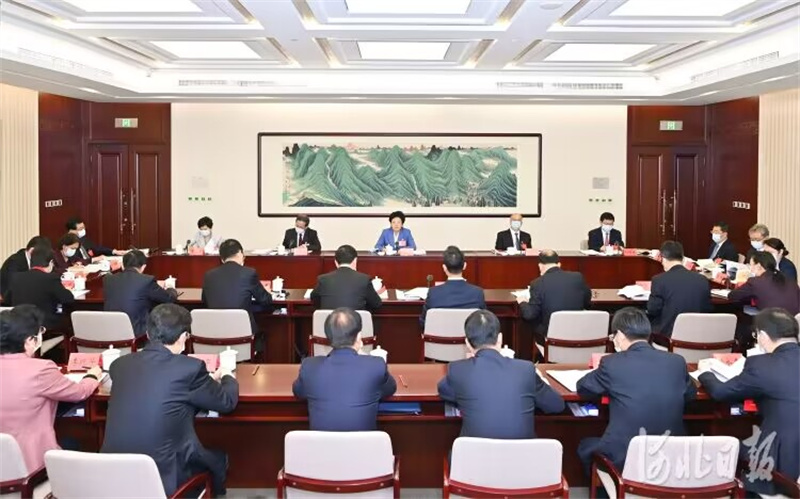 10月17日，我省代表團舉行分組會議，繼續討論黨的二十大報告。這是分組會議現場。河北日報記者趙海江攝