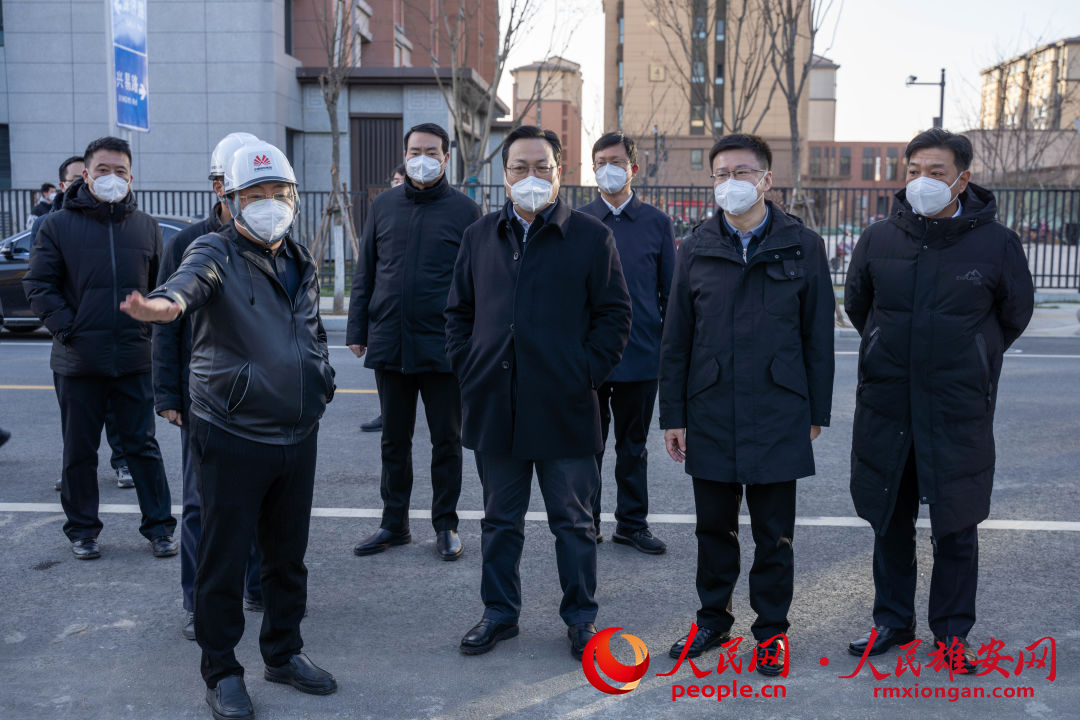 張國華調研雄東片區和雄縣第二人民醫院項目建設情況。中國雄安官網劉東堯攝