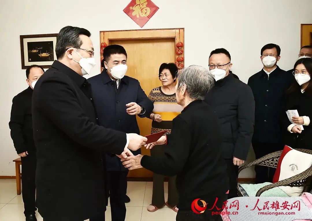 張國華在春節前赴基層走訪慰問并調研檢查安全生產和市場保供工作。劉向陽攝