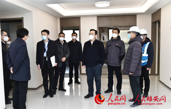 張國華調研容東片區市場化住宅項目和社區公服設施情況。劉向陽攝