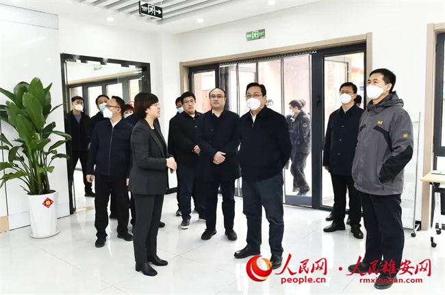 張國華調研容東片區市場化住宅項目和社區公服設施情況。劉向陽攝