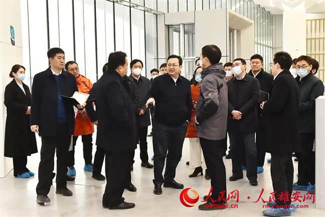 張國華調研容東片區市場化住宅項目和社區公服設施情況。劉向陽攝