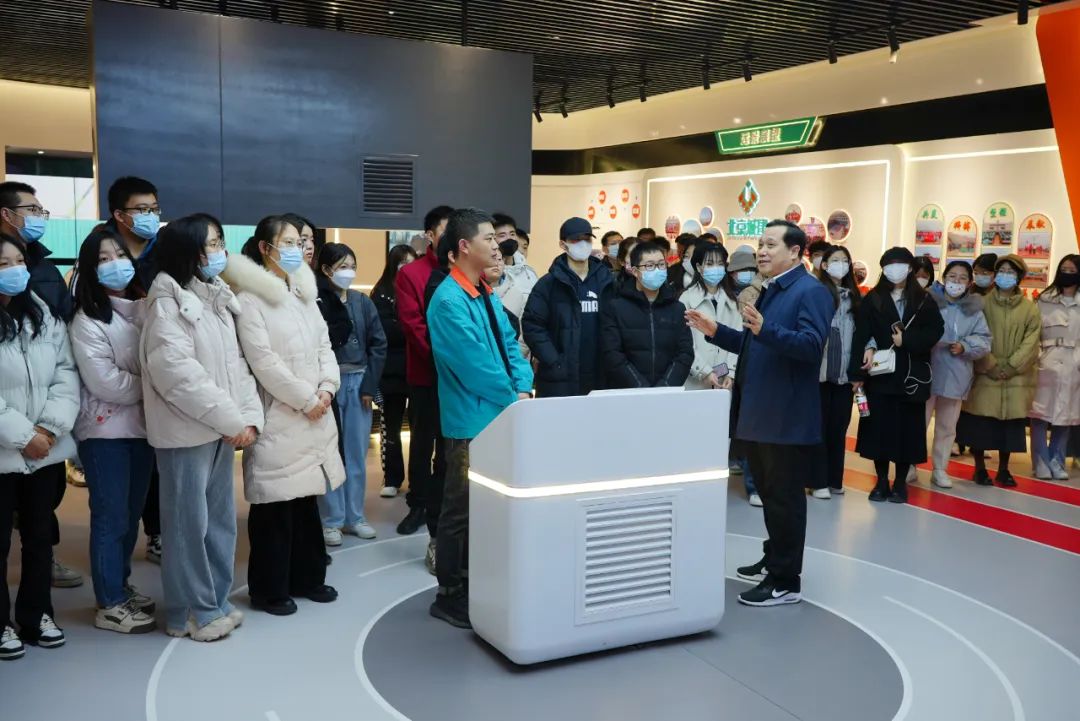 圖為容西片區大學生寒假社會實踐參觀活動現場。河北新聞網記者王青峰 攝