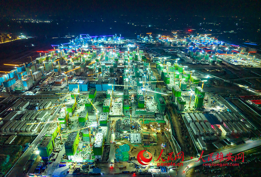 航拍雄安新區雄東片區B單元安置房項目建設現場。人民網 李兆民攝