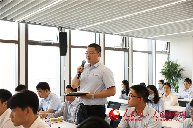 活動現場，學員踴躍發言。人民網記者 李雪晴攝