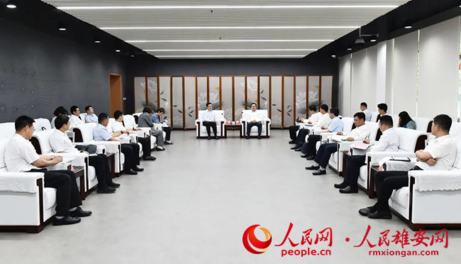 張國華與中國鐵塔股份有限公司董事長張志勇一行舉行工作座談。劉向陽攝