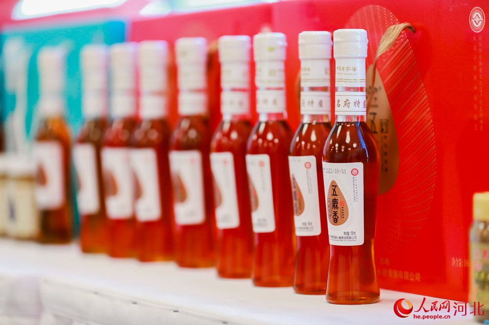 大名小磨香油產品。 周博攝