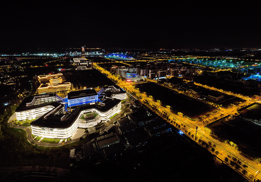 2024年9月30日，雄安新區啟動區夜色（無人機照片）。牟宇攝
