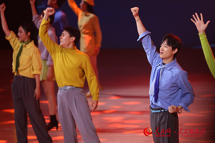 活動現場歌舞表演。人民網記者 李兆民攝