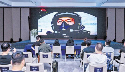 8月22日至24日，永不落幕的北影節之2025雄安未來影像電影季舉辦。圖為觀眾觀看參加展映的優秀電影作品。