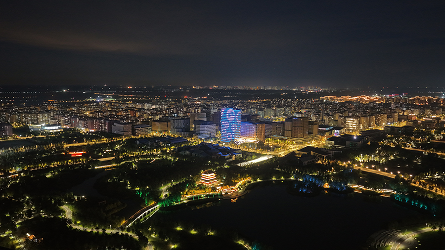雄安新區容東片區夜景。胡忠攝