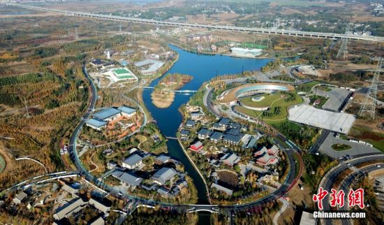 資料圖為10月31日，航拍雄安新區郊野公園秋景。（無人機照片） <a target='_blank' href='/'><p  align=